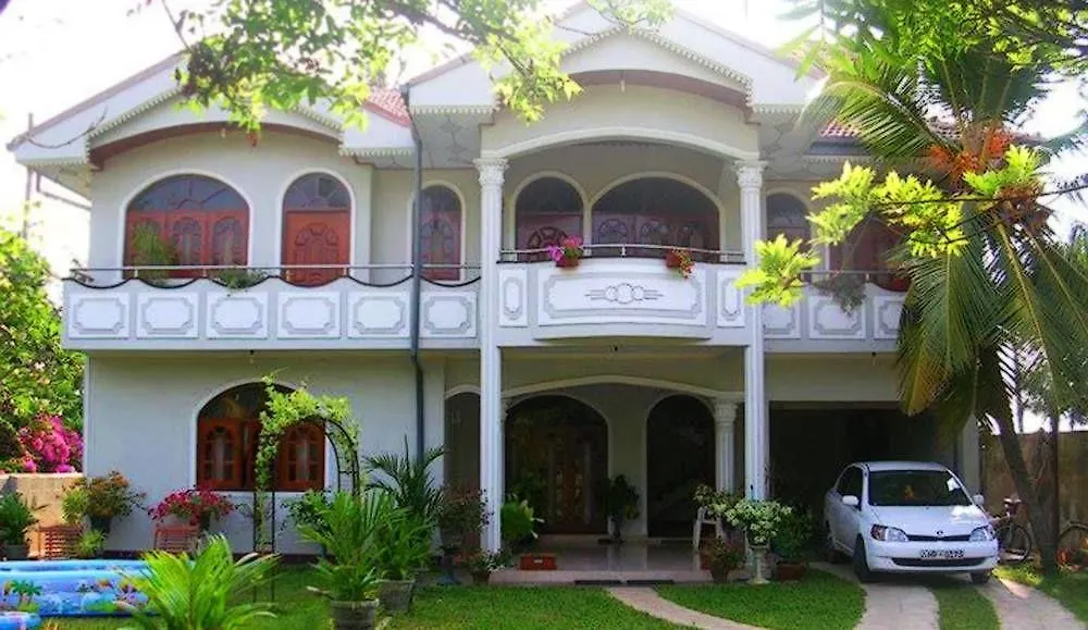 Ziegler Cottage Negombo 2*,